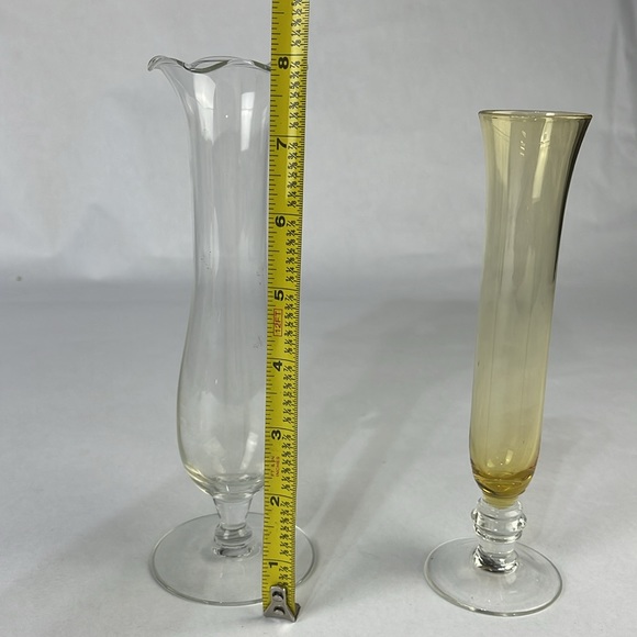 Set of 2 Vintage Glass Bud Vases - Picture 12 of 14